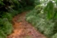 Jalan dari Desa Citengah Sumedang Selatan hingga ke Desa Jayamekar Cibugel puluhan tahun tidak tuntas diperbaiki (Dok.Hariansumedang.com/Tatang Tarmedi)