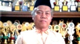 Kepala MI Al Huda Ciluluk, Tatang Kharuman, SAg telah cukup lama memimpin sekolah ini (Dok. Hariansumedang.com/ Tatang Tarmedi)