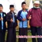 H. Dadan Ketua Yayasan Darurohman Sawahdadap dengan siswa-siswanya (Dok.Hariansumedang.com/ Tatang Tarmedi)