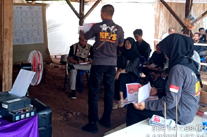 Pelaksanaan Pemilu di Kecamatan Surian tampak kondusif (Dok.Hariansumedang.com/Gilang Gumilanf)