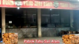 Sentral penjualan Tahu Sari Alam di Corenda Kecamatan Cisitu (Dok.Hariansumedang.com/Tatang Tarmedi)