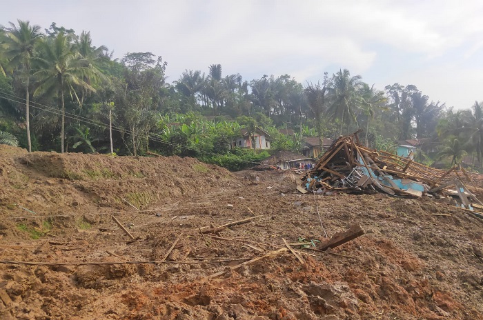 Tanah longsor terjadi di Kampung Joglo, Desa Sirnagalih dan Kampung Gintung Desa Cibenda, Kecamatan Cipongkor, Kabupaten Bandung Barat. (Dok,. BPBD Kabupaten Bandung Barat)