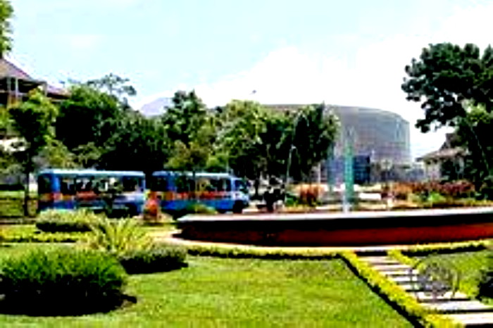 Satu sisi keindahan panorama kampus Unpad di Jatinangor (Dok.Hariansumedang.com/Wikipedia)