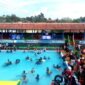 Kolam Renang Panyindangan di Desa Haurngombong pada suasana lebaran ini ramai pengunjung (Dok.Hariansumedang.com / Oki Ferdian )