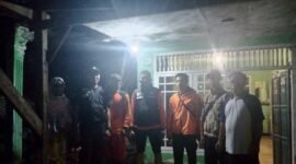 Sebuah atap rumah warga di Kabupaten Sukabumi roboh akibat gempa bumi M6,2 yang mengguncang. (Dok. BPBD Kabupaten Sukabumi)