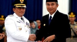 Yudia Ramli Kepala Pusat Penerangan  Kementerian Dalam Negeri ini dilantik Pj Gubernur Jabar Bey Machmudin di Gedung Sate./ Sumedang kab.go.id )