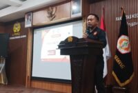 Ketua Umum IPSI Kabupaten Karawang, Dea Eka Eizaldy SH saat membuka Pelatihan Pelatih Silat Tingkat Kabupaten Karawang di Unsika (20/12/2025)
