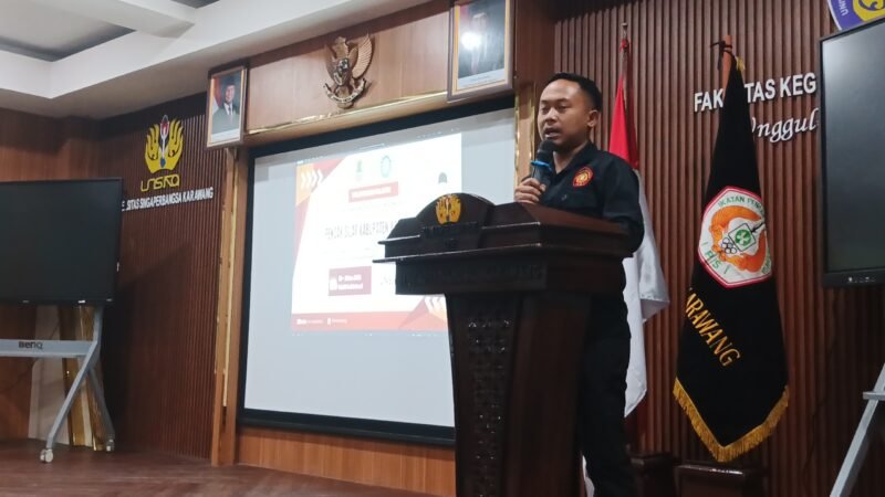 Ketua Umum IPSI Kabupaten Karawang, Dea Eka Eizaldy SH saat membuka Pelatihan Pelatih Silat Tingkat Kabupaten Karawang di Unsika (20/12/2025)