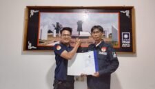 Denny Riswanto (kiri) bersama Asep Mulyadi / Kameng