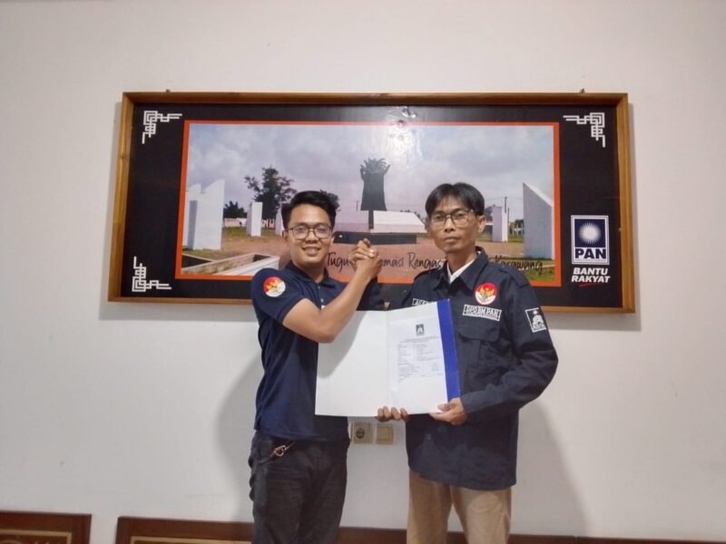 Denny Riswanto (kiri) bersama Asep Mulyadi / Kameng