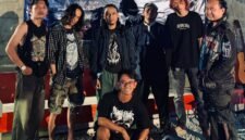 Mas Luil (paling kanan) dan Tim BlackHole