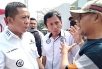 Koko Baraya bersama Bupati Karawang H. Aep Syaepuloh, S.E.