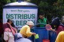 Pupuk Kujang terus menyalurkan bantuan air bersih ke wilayah terdampak kekeringan di Karawang. Warga kini bisa menikmati air bersih
